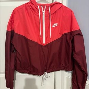 NWOT Nike half zip with hood and drawstrings in women’s size M